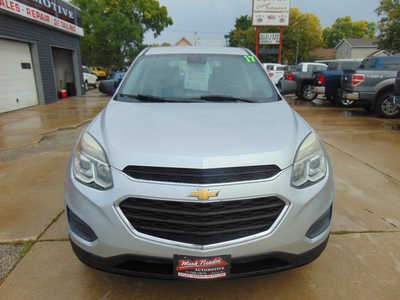 2017 Chevrolet Equinox, $8995. Photo 2