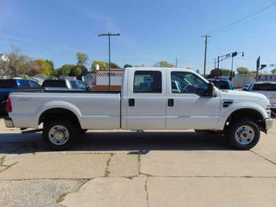 2009 Ford F250 Crew Cab, $11995. Photo 4