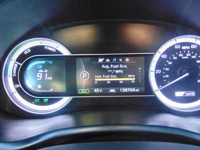 2017 Kia Niro Hybrid, $8995. Photo 12