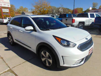 2017 Kia Niro Hybrid, $8995. Photo 3