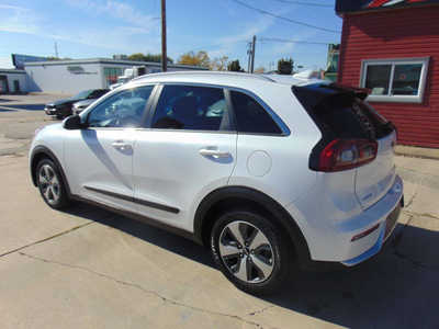 2017 Kia Niro Hybrid, $8995. Photo 7
