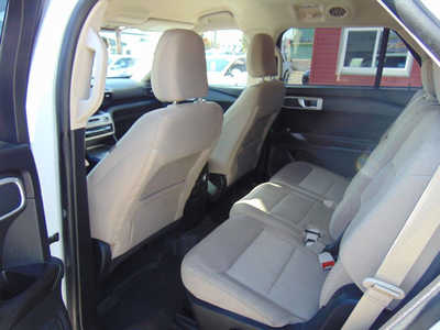 2021 Ford Explorer, $17995. Photo 9