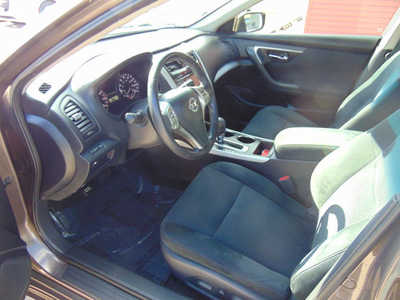 2015 Nissan Altima, $9995. Photo 11