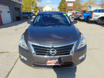 2015 Nissan Altima, $9995. Photo 2