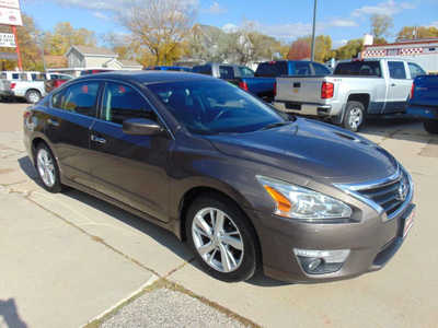 2015 Nissan Altima, $9995. Photo 3