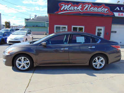 2015 Nissan Altima, $9995. Photo 8