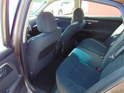 2015 Nissan Altima, $9995. Photo 9