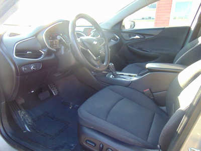 2016 Chevrolet Malibu, $11995. Photo 11