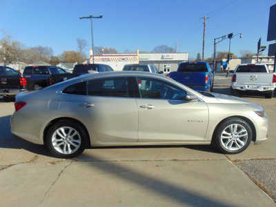 2016 Chevrolet Malibu, $11995. Photo 4