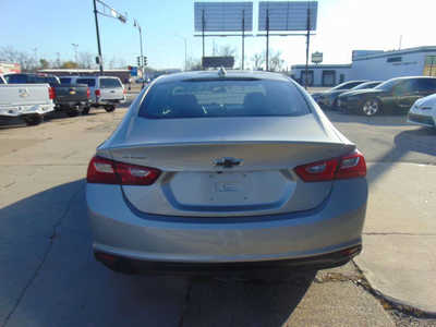 2016 Chevrolet Malibu, $11995. Photo 6