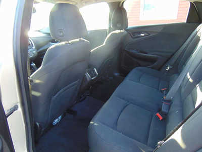 2016 Chevrolet Malibu, $11995. Photo 9