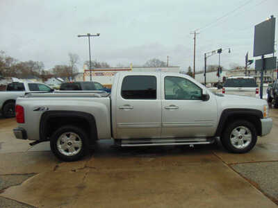 2011 Chevrolet 1500 Crew Cab, $7995. Photo 4