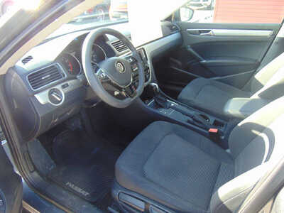 2016 Volkswagen Passat, $8995. Photo 11
