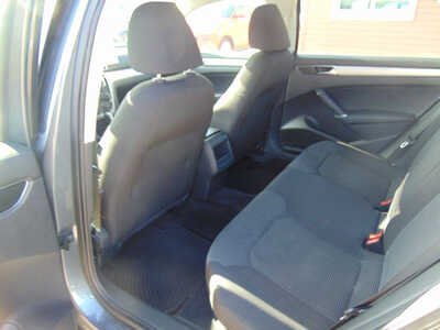 2016 Volkswagen Passat, $8995. Photo 9