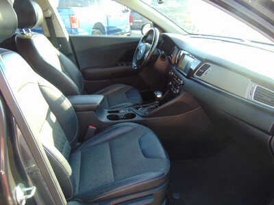 2018 Kia Niro Hybrid, $11995. Photo 10