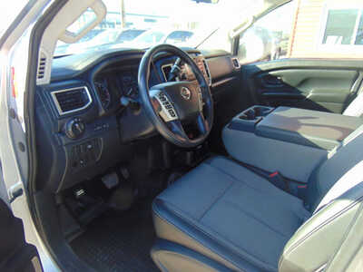 2018 Nissan Titan, $13995. Photo 10