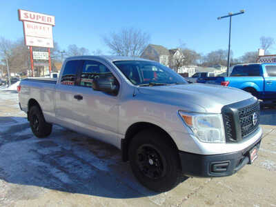 2018 Nissan Titan, $13995. Photo 3