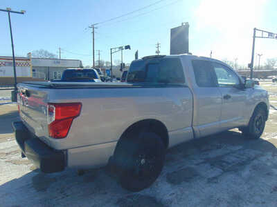 2018 Nissan Titan, $13995. Photo 5