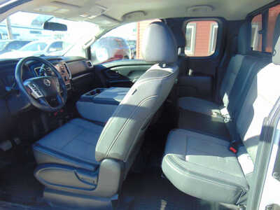 2018 Nissan Titan, $13995. Photo 9