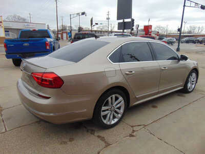2016 Volkswagen Passat, $8995. Photo 5
