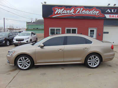 2016 Volkswagen Passat, $8995. Photo 8