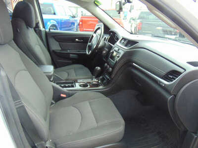 2017 Chevrolet Traverse, $8995. Photo 10