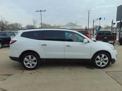 2017 Chevrolet Traverse, $8995. Photo 4