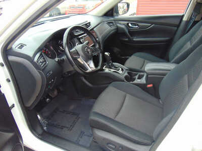 2018 Nissan Rogue, $13995. Photo 11