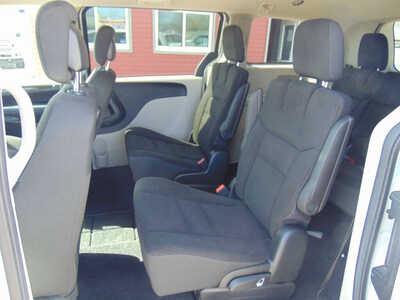 2017 Dodge Caravan, Grand, $9995. Photo 10