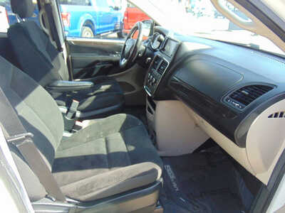 2017 Dodge Caravan, Grand, $9995. Photo 11