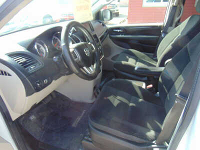 2017 Dodge Caravan, Grand, $9995. Photo 12