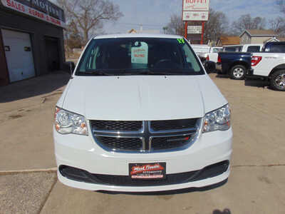 2017 Dodge Caravan, Grand, $9995. Photo 2