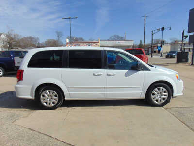 2017 Dodge Caravan, Grand, $9995. Photo 4