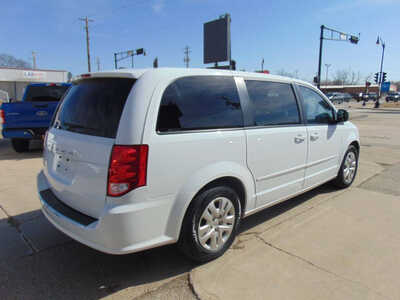2017 Dodge Caravan, Grand, $9995. Photo 5