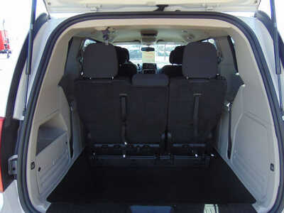 2017 Dodge Caravan, Grand, $9995. Photo 7