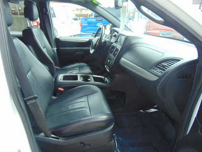 2016 Dodge Caravan, Grand, $9995. Photo 11