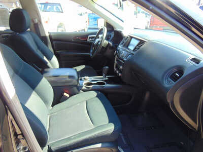 2018 Nissan Pathfinder, $13995. Photo 11