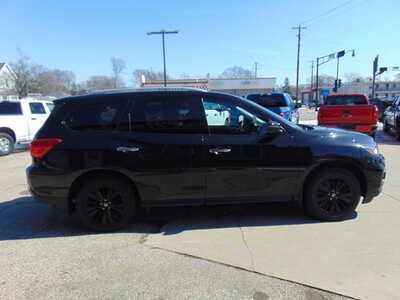 2018 Nissan Pathfinder, $13995. Photo 4