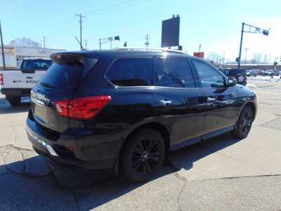 2018 Nissan Pathfinder, $13995. Photo 5