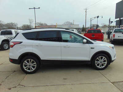 2018 Ford Escape, $11995. Photo 4