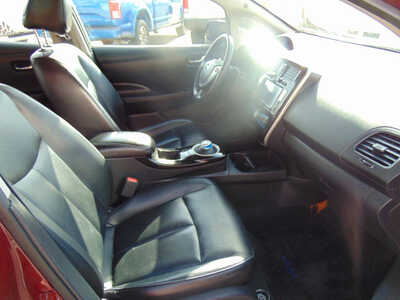 2017 Nissan Leaf, $6995. Photo 11