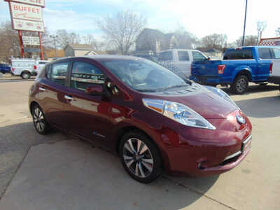 2017 Nissan Leaf, $6995. Photo 3