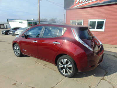 2017 Nissan Leaf, $6995. Photo 8