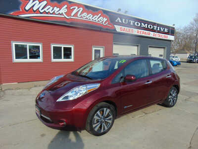 2017 Nissan Leaf, $6995. Photo 1