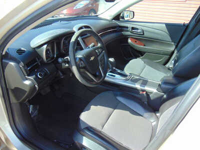 2013 Chevrolet Malibu, $7995. Photo 11