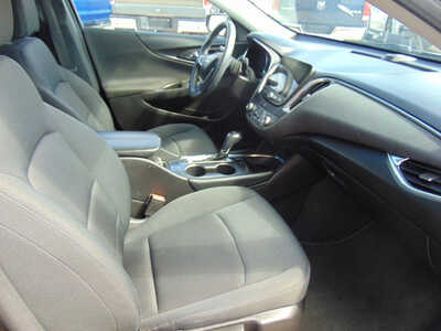 2016 Chevrolet Malibu, $11995. Photo 10