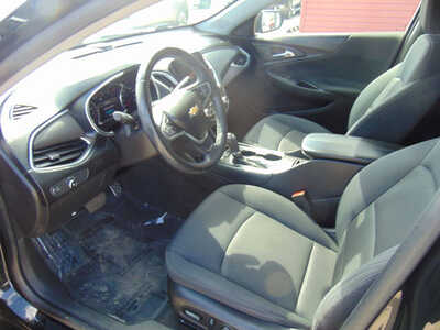 2016 Chevrolet Malibu, $11995. Photo 11