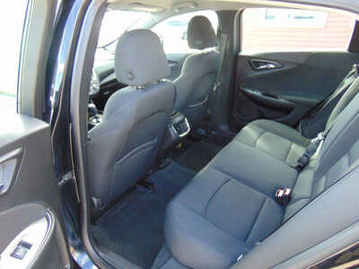 2016 Chevrolet Malibu, $11995. Photo 9