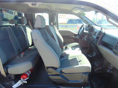 2017 Ford F150 Ext Cab, $14995. Photo 11