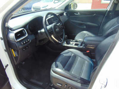 2016 Kia Sorento, $9995. Photo 11